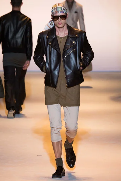 Look 9